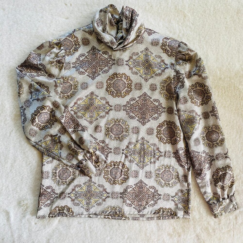 Long-Sleeved Turtleneck Top Women's Size 10 Medium Geometric Pattern